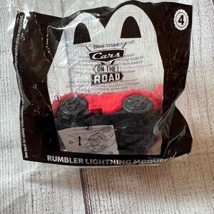 NWOT McDonald’s Disney Pixar Cars On The Road Lightning McQueen #4 Sealed